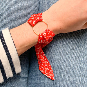 Bracelet en tissu imprimé rouge fleuri Claudia made in France Atelier Madeleine idée cadeau
