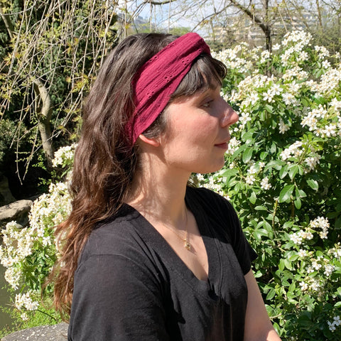 Headband élastique twist double gaze brodée prune made in France Atelier Madeleine