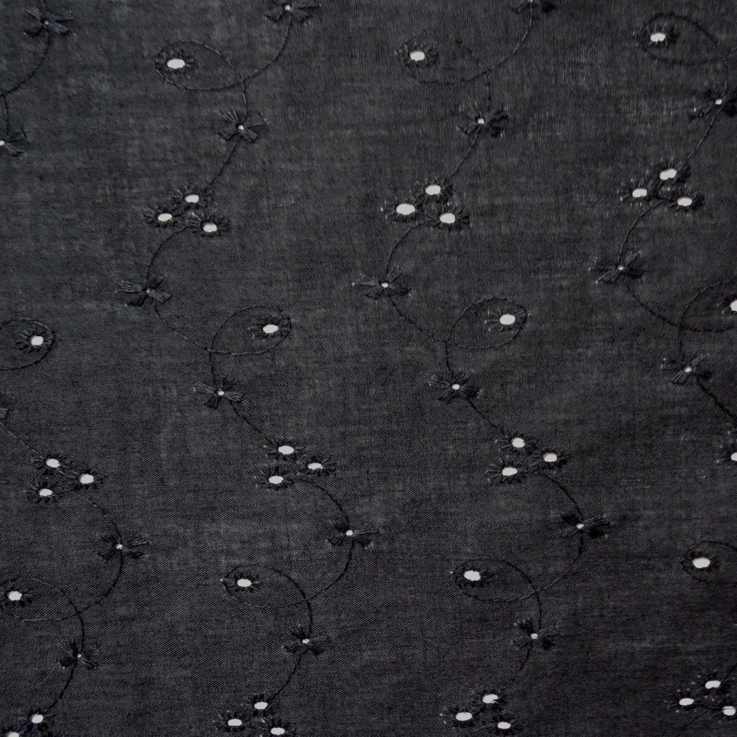 Tissu chouchou noir broderie Atelier Madeleine made in France